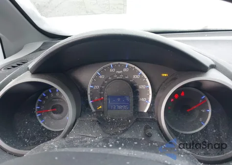 2010 Honda Fit z USA, uszkodzony, nr VIN JHMGE8H24AS002813